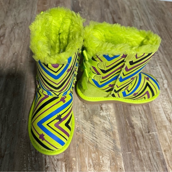 UGG Australia Toddler Bailey Bow II Galactic Print Boots Size 11 Multicolor NEW - Picture 2 of 8
